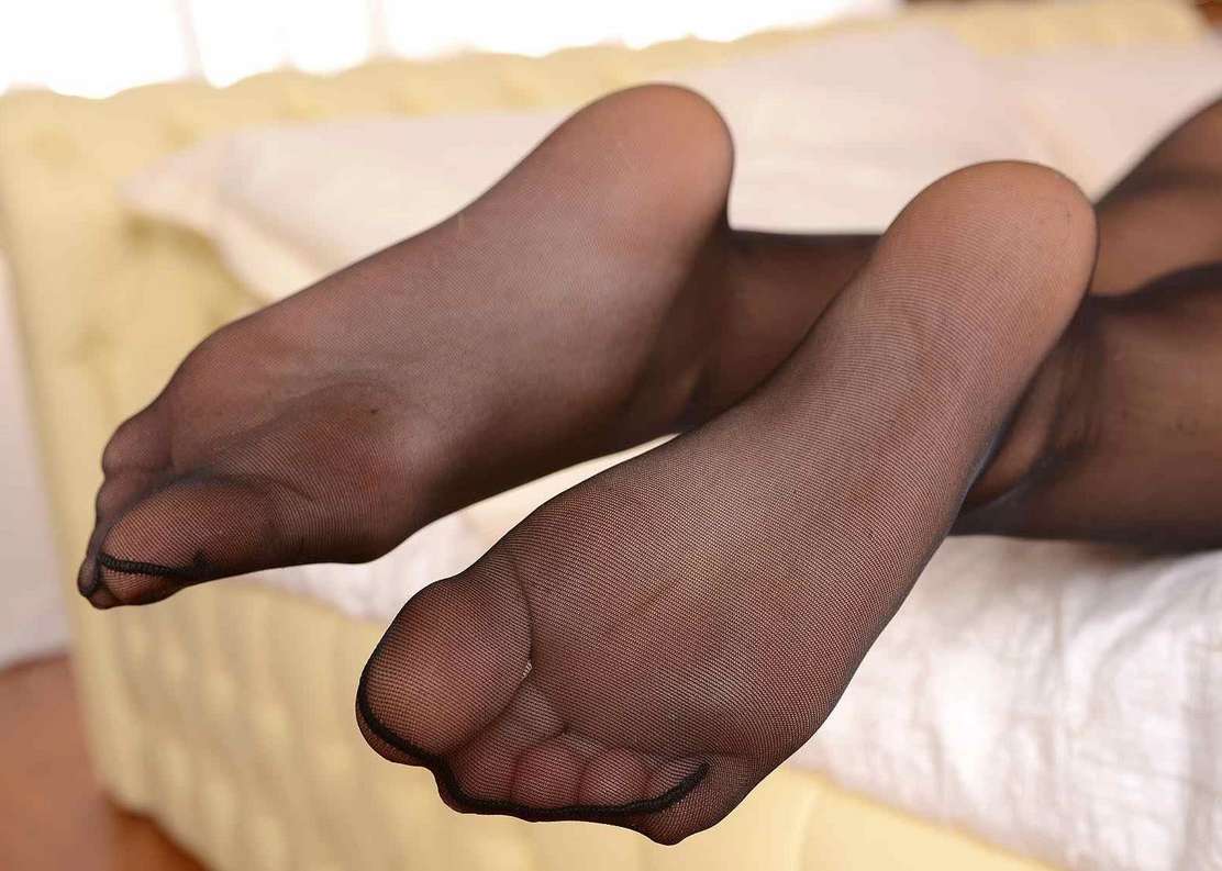 Zeira feet pantyhose